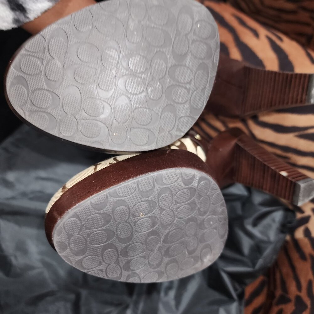 Coach Jodey Sig Mules in brown monogram canvas and leather. Sz 10 - Picture 3 of 5
